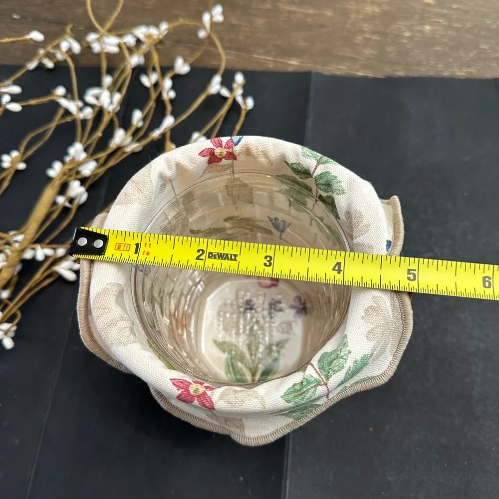 Longaberger 2002 Horizon of Hope Basket W/Plastic &‎ cloth Liner Hang Charm VTG